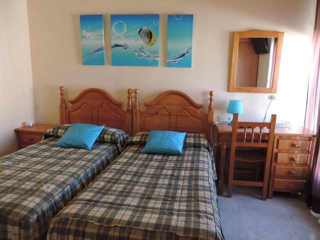 Hostal Sali Pelabravo Chambre photo