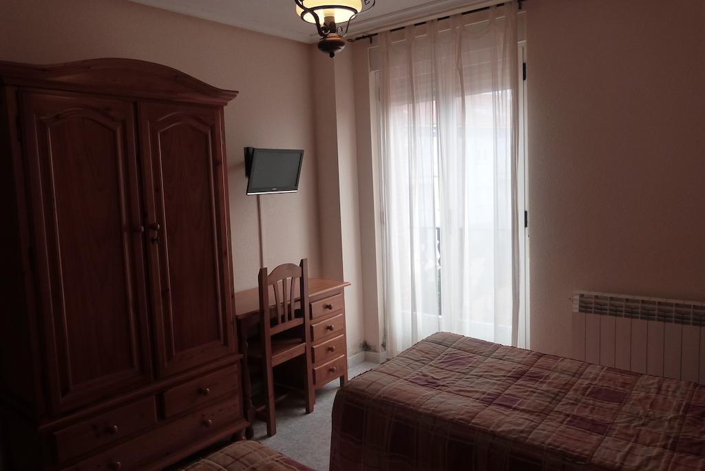Hostal Sali Pelabravo Extérieur photo