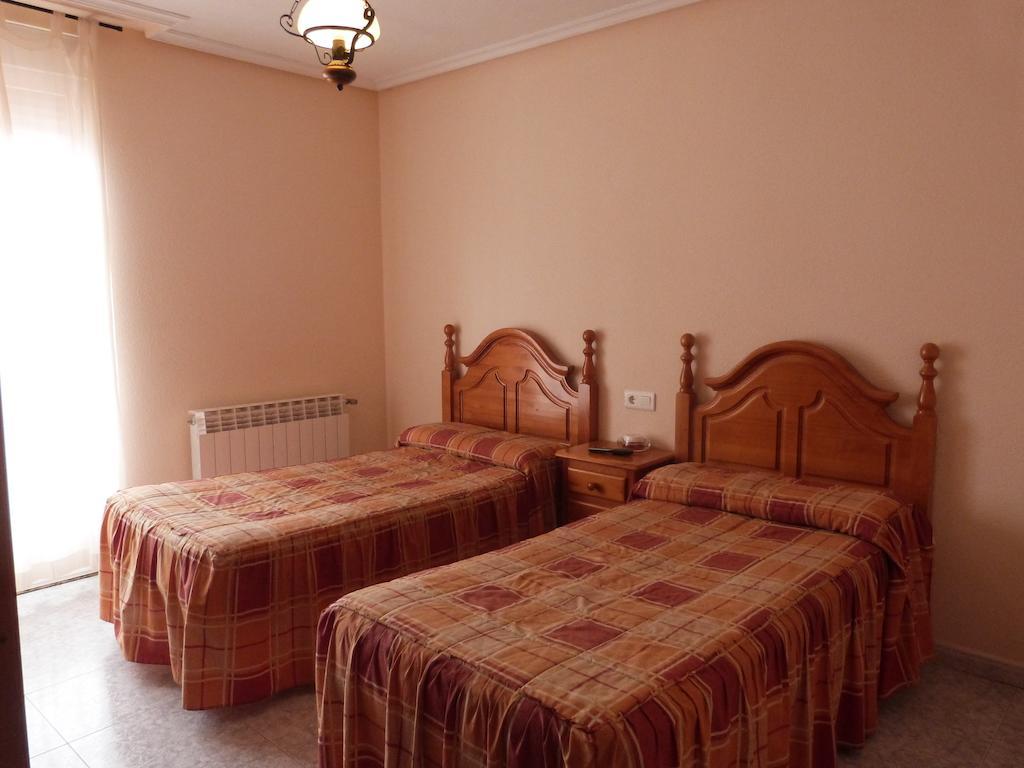 Hostal Sali Pelabravo Chambre photo