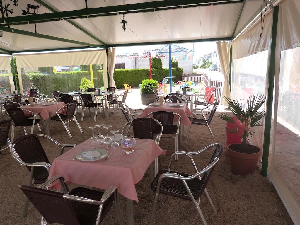 Hostal Sali Pelabravo Extérieur photo